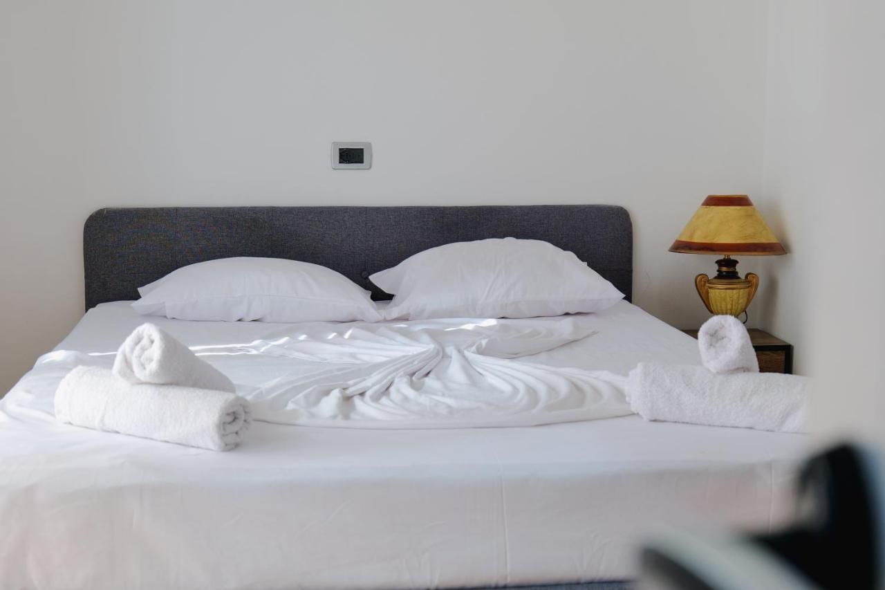 Hotel Leon Sarande Luaran gambar
