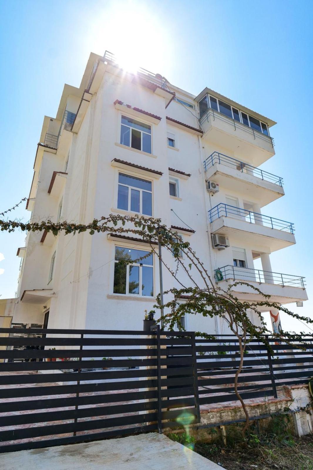 Hotel Leon Sarande Luaran gambar